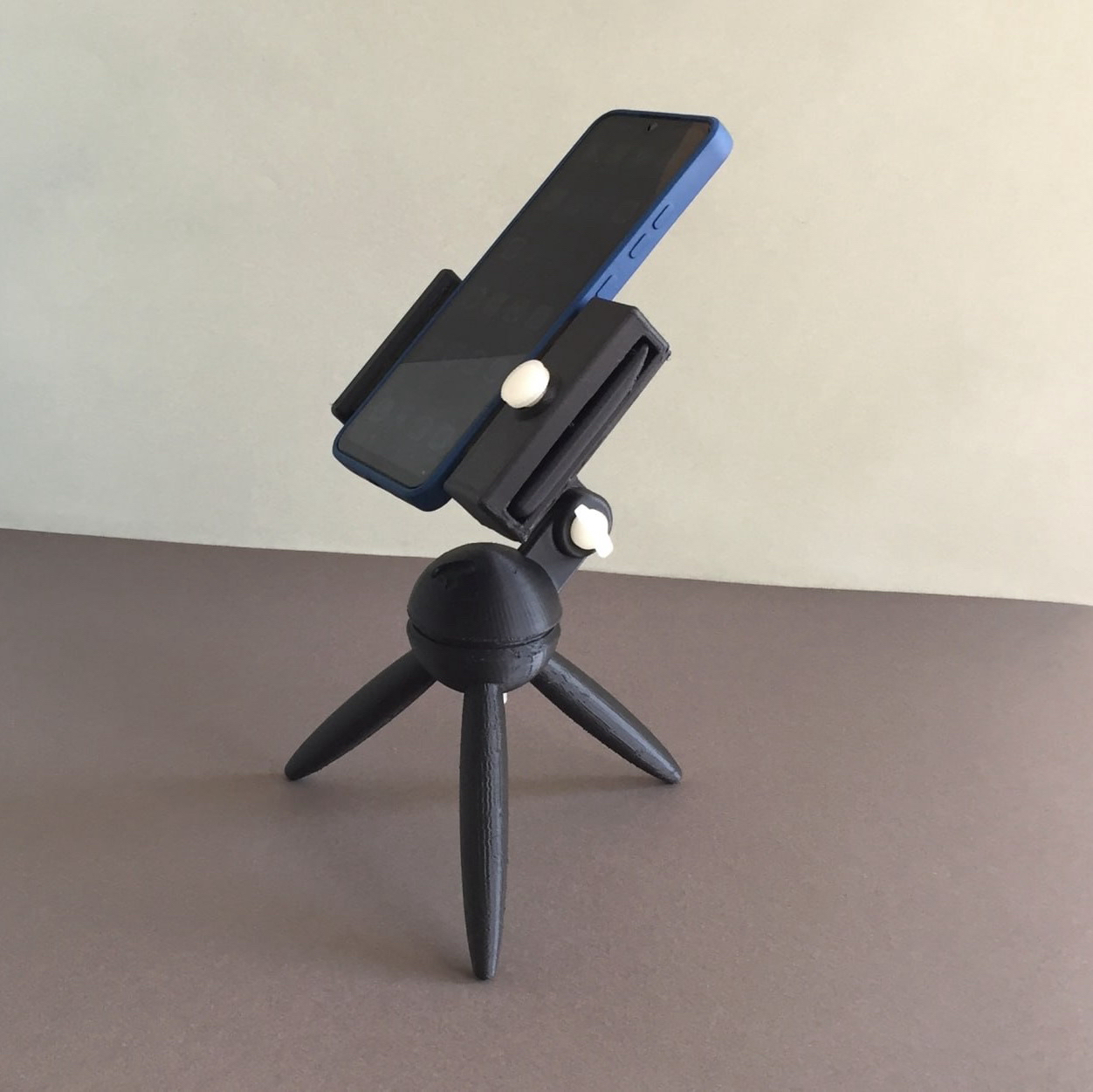 Telefon tutucu