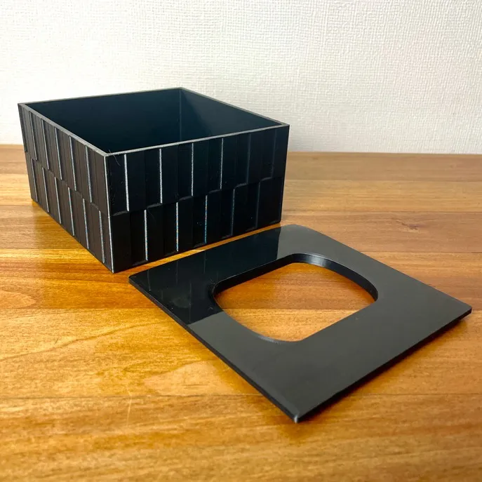 Geometrische Taschentuchbox mit Deckel