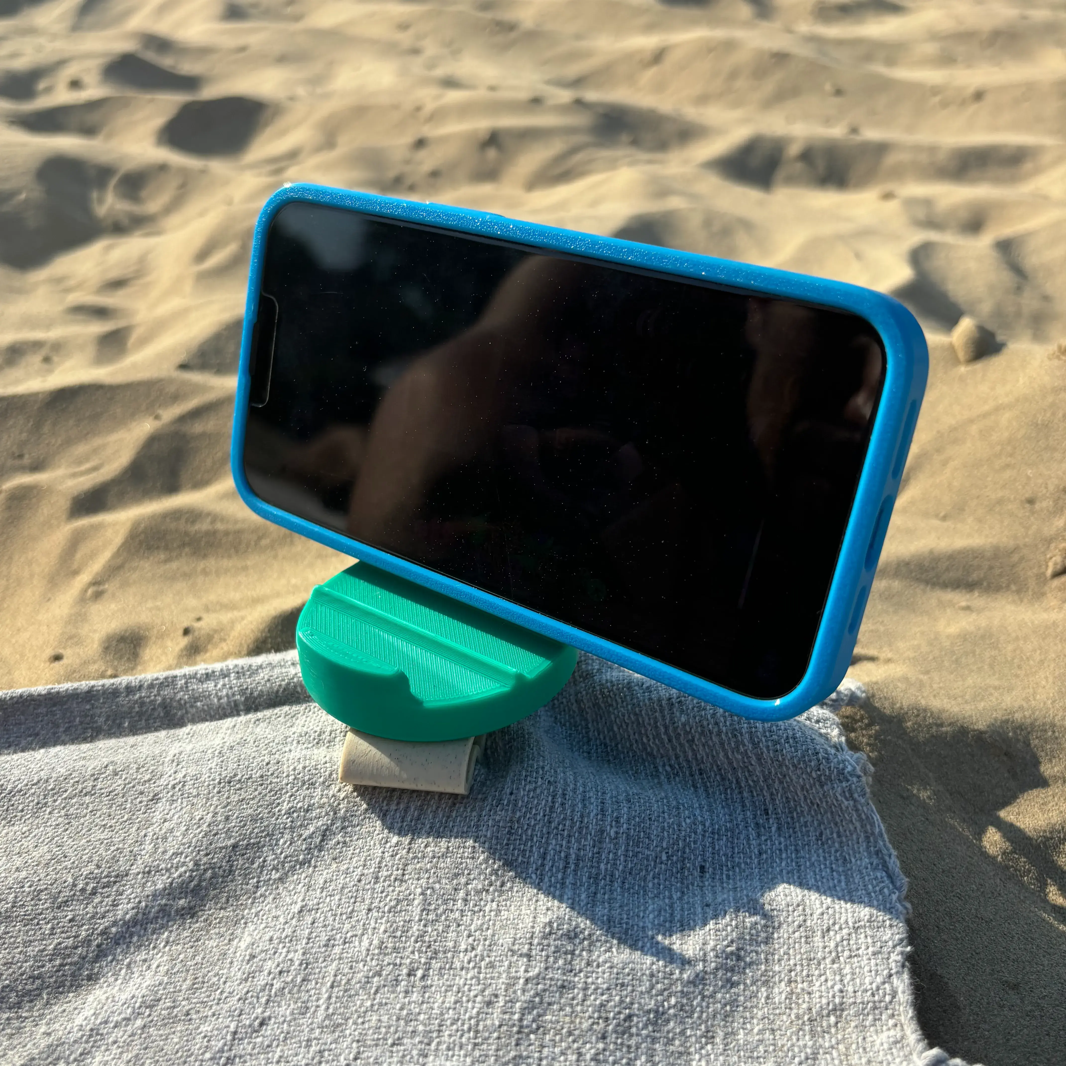 Customizable beach towel clip