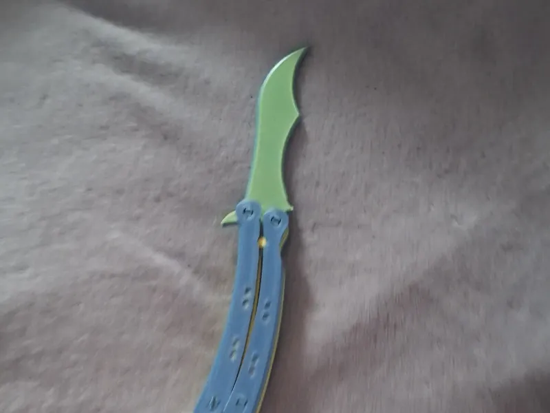 Couteau papillon CS2