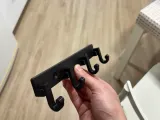 Hanger-0