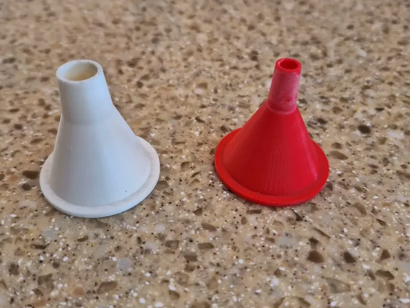 Embudos de pintura y esmalte de uñas para maquetas