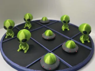Space Tic Tac Toe (With box) - Alien vs UFO Edition