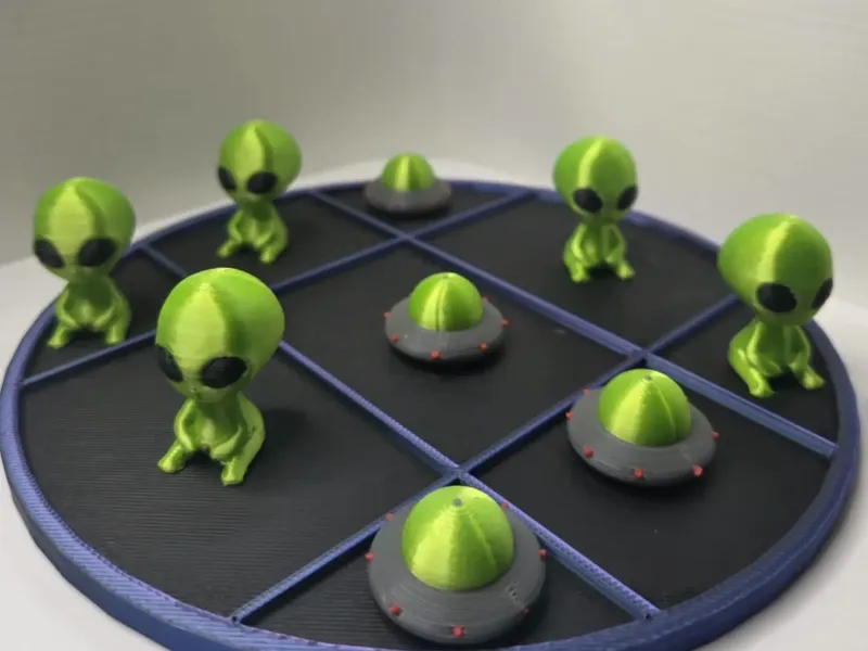 Tris Spaziale (Con scatola) - Edizione Alien vs UFO