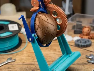 Hand-Cranked Mechanical Globe