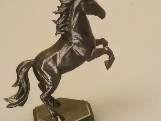 UNICORN LOW POLY