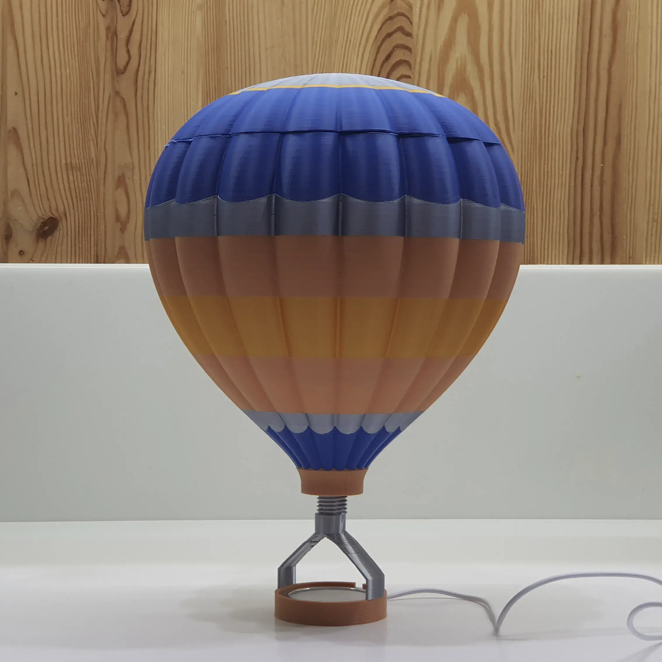 Night light in the form of a balloon