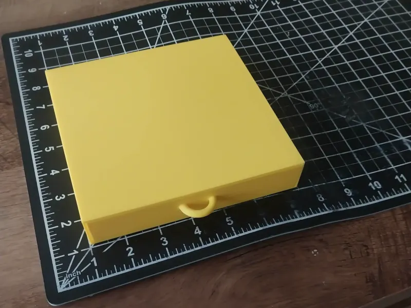 Hobbie draw knickknack box