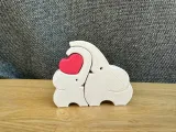 Mamma elefante e cucciolo di elefante con cuore-0