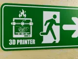 3D Printer Emergency Sign - Right Side Arrow Right-0