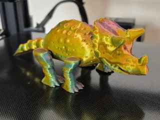 Articulated Triceratops Dinosaur