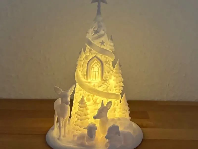 Weihnachtspyramide beleuchtet