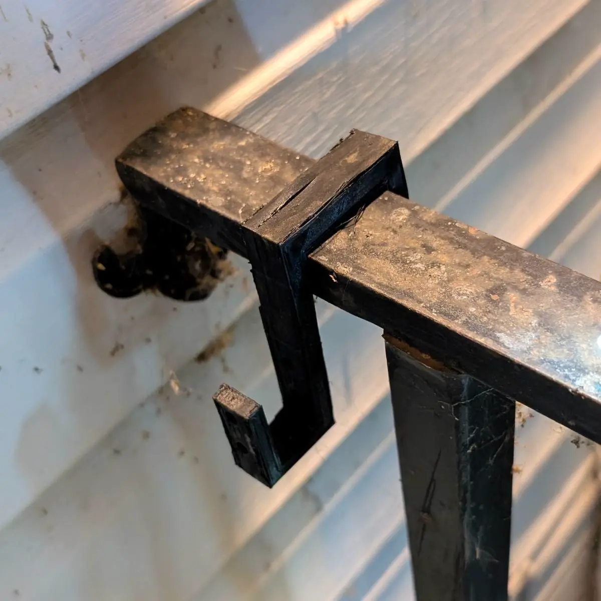 Stair Railing Wire Holder for Holiday Lights