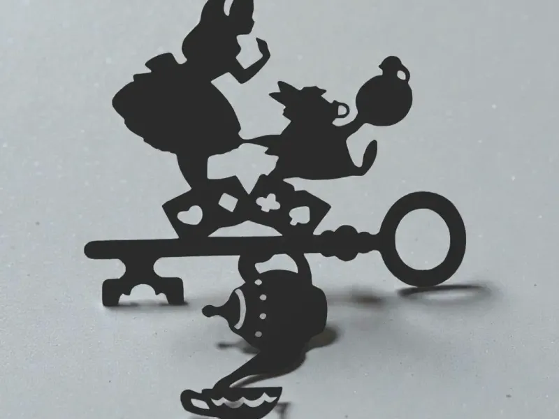 Wall art alice cle