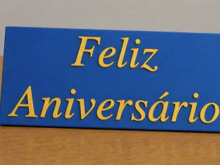 placa de feliz aniverssario