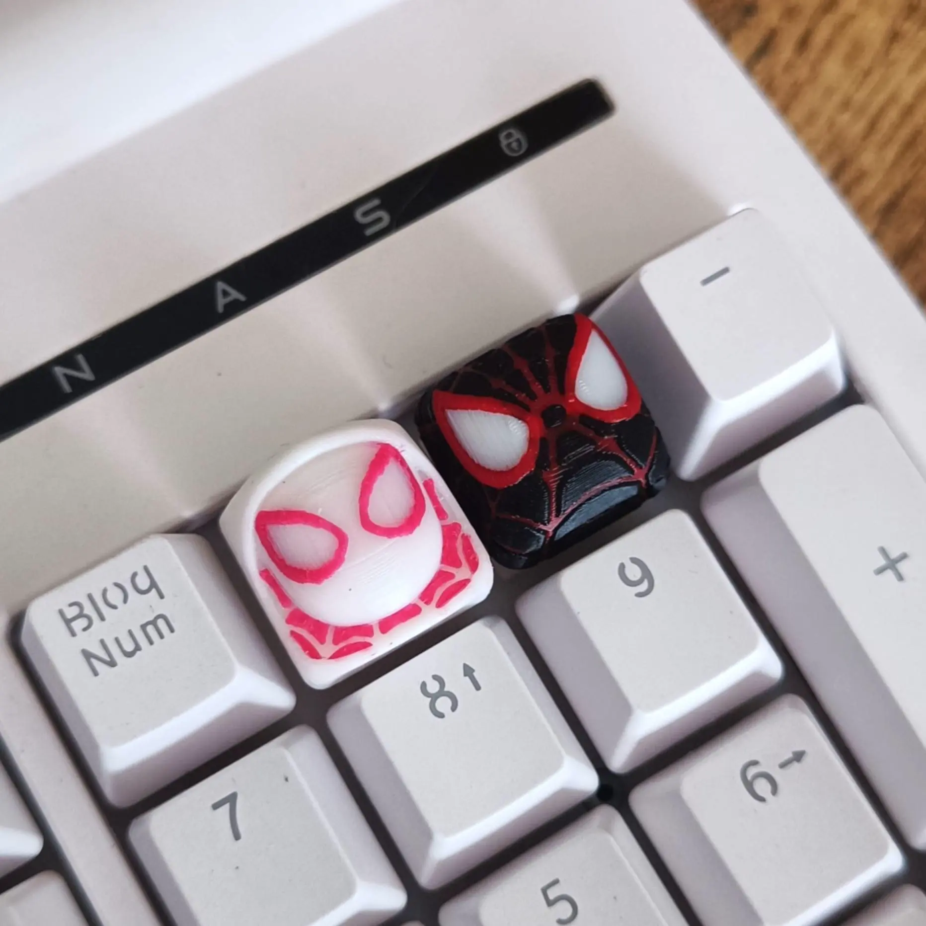 Miles Morales - Gwen Stacy keycaps - Mechanical keyboard