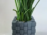 Cubic Pixelated Vase-2