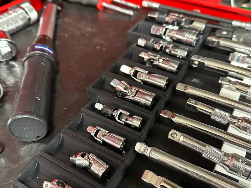 Werkzeugkasten-Drehhalter (U-Gelenk) mit Magneten