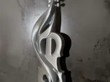 Twirling Violin-0