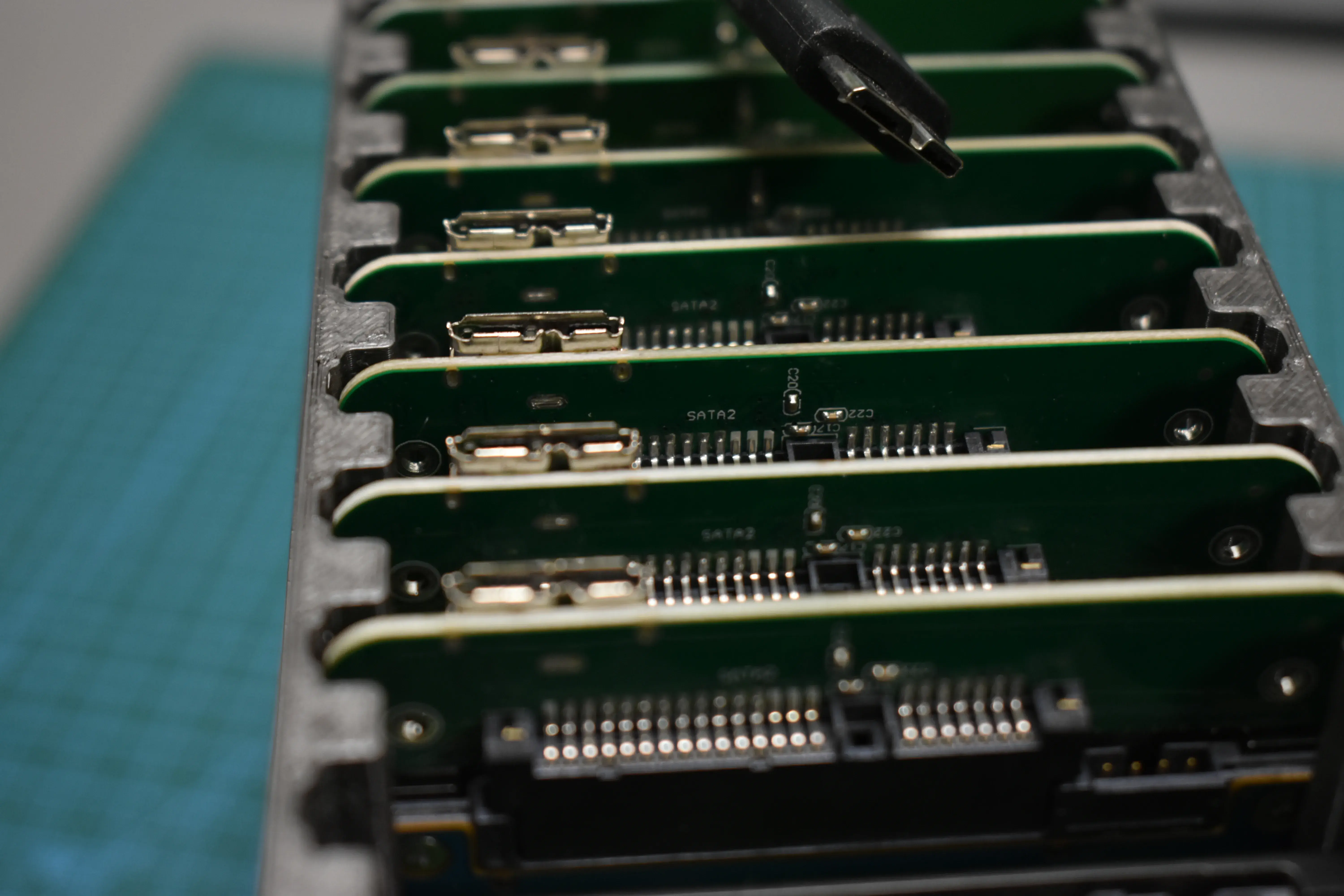 Docking station for 10 HDD 2.5 drives