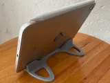 Generic tablet stand-3
