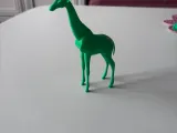 Giraffe figurine-1