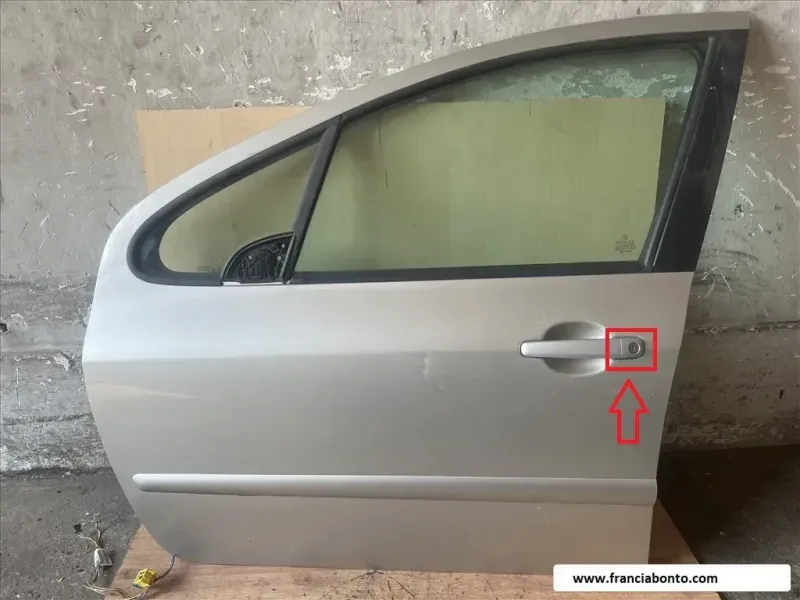 Peugeot 307 lock cover