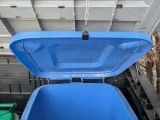 Garbage can holder-8