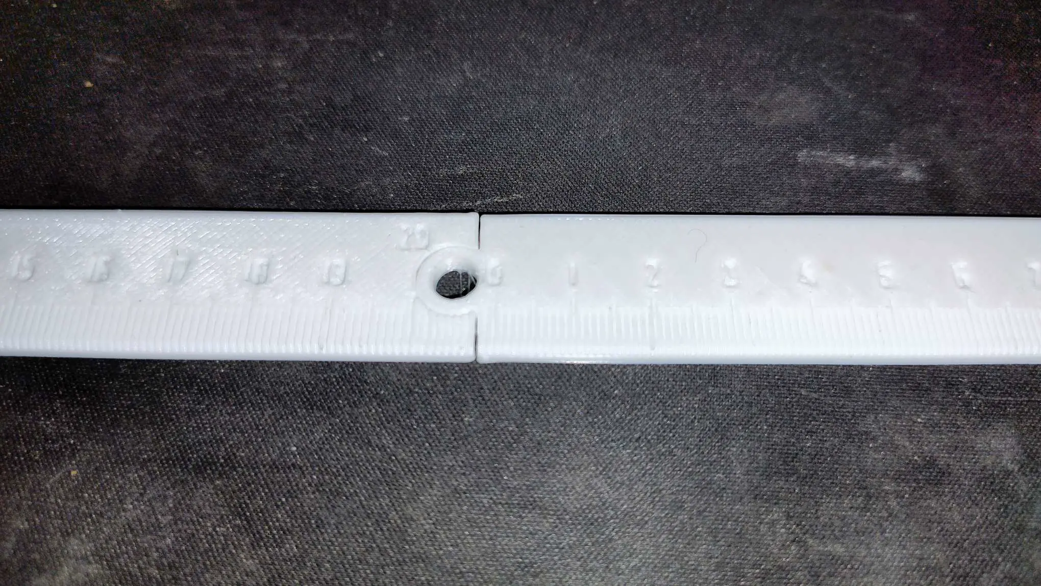 Uzatılabilir cetvel 20+1cm