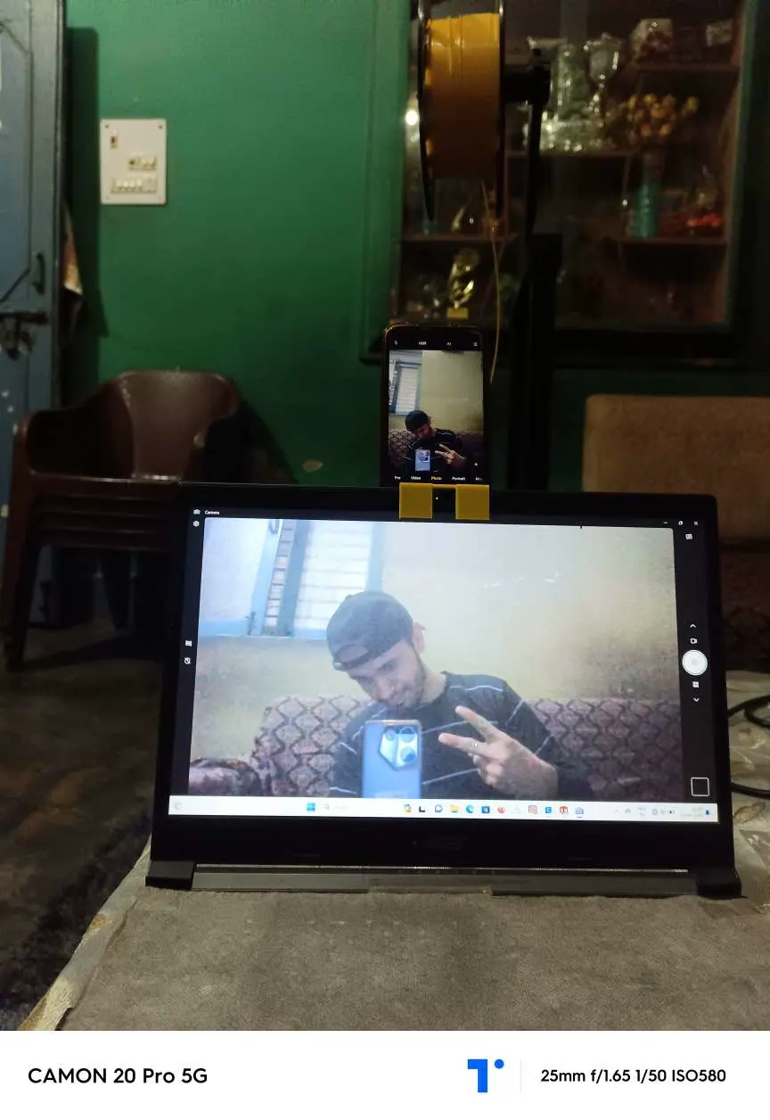 Laptop mobile holder