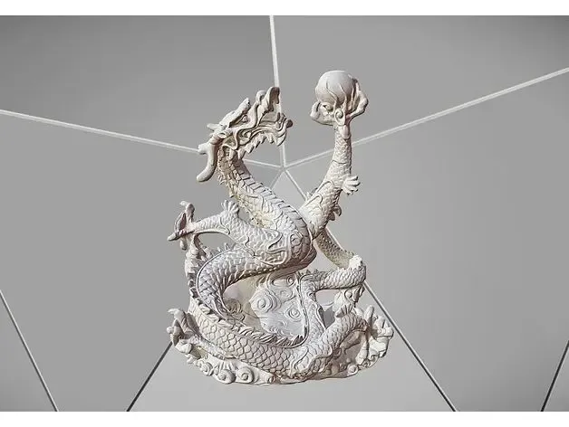 Drache mit Perle