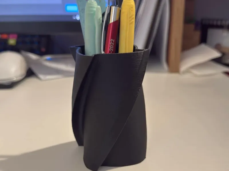 Desk organizer for pens in the shape of an solid end mill