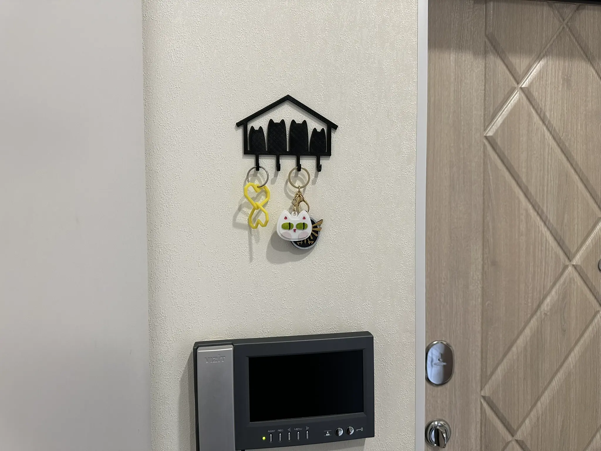 Cat key holder with 4 hooks
