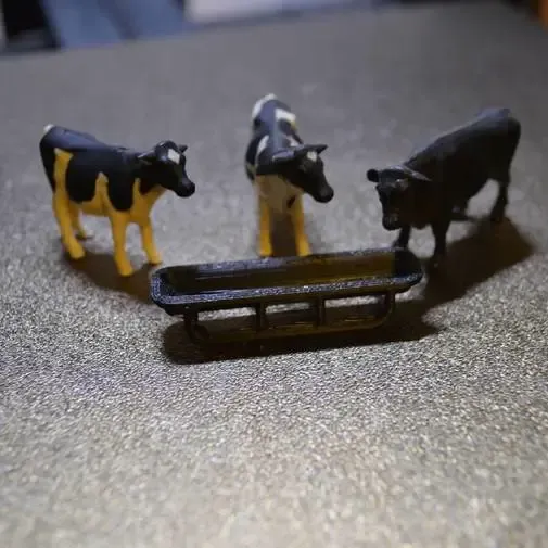 Futtertrog im Maßstab 1/64