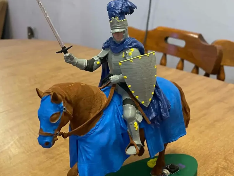 Empire Knight with pedestal and music box cut out included.