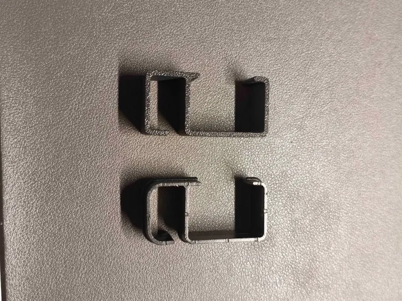 Organisateur de câbles modulaire pour bras de moniteur