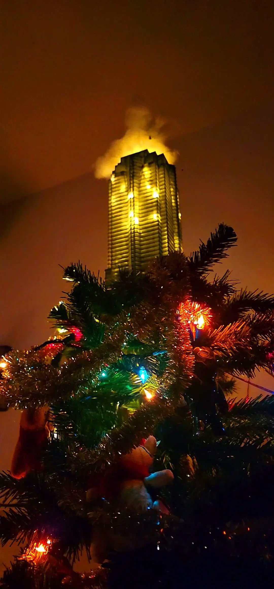DIE HARD Nakatomi Plaza 
Christmas Tree Topper