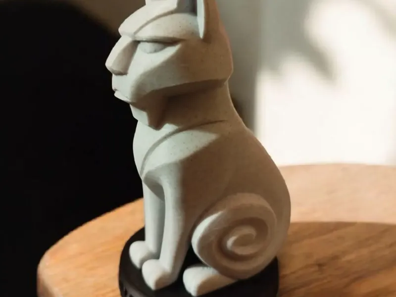 Moai Cat – Sculpture of Stillness and Balance