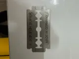 Razor Blade Ice Scraper "Frost Shaver"-2