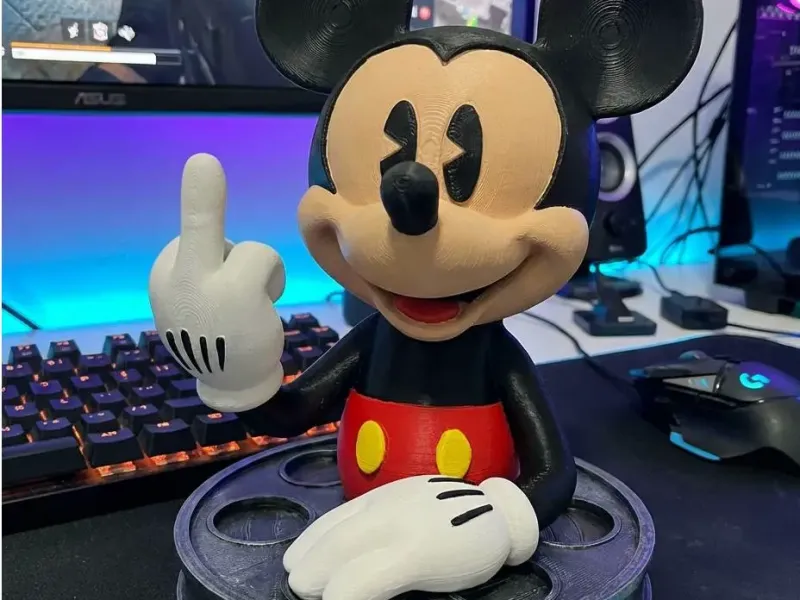Estátua do Mickey Mouse Zombeteiro | Arte de Desenho Animado Provocante
