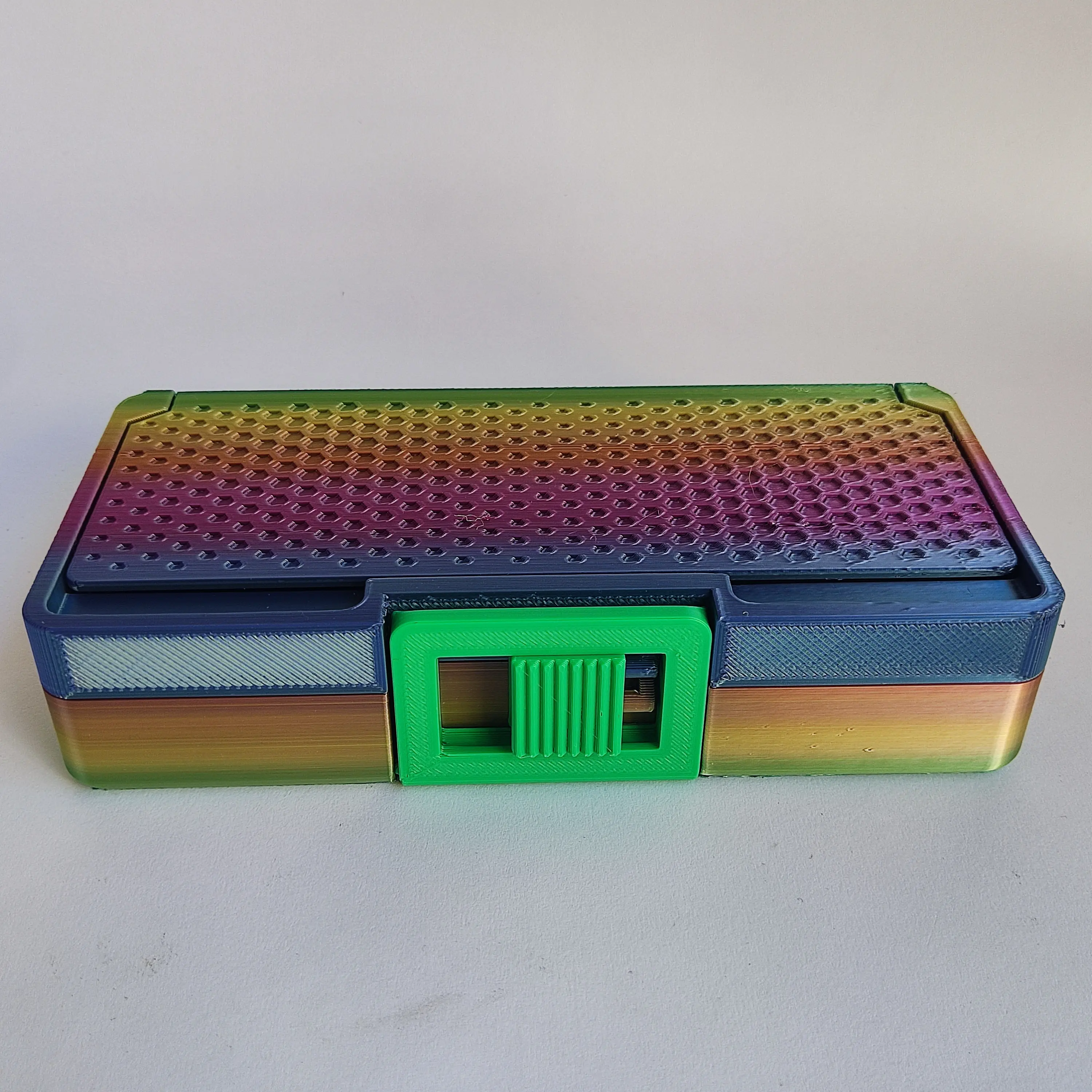 Aaki pencil case