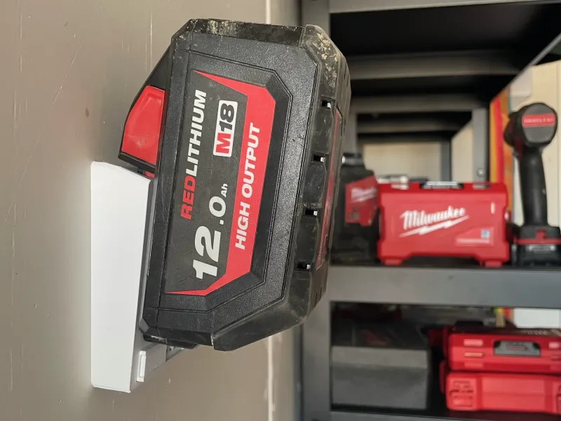 Milwaukee M18 Heavy-Duty battery holder (High Demand & Forge) // Milwaukee M18 Akku-Halter (High-Output & Forge)