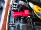 VW TOUAREG 7L armrest latch-0
