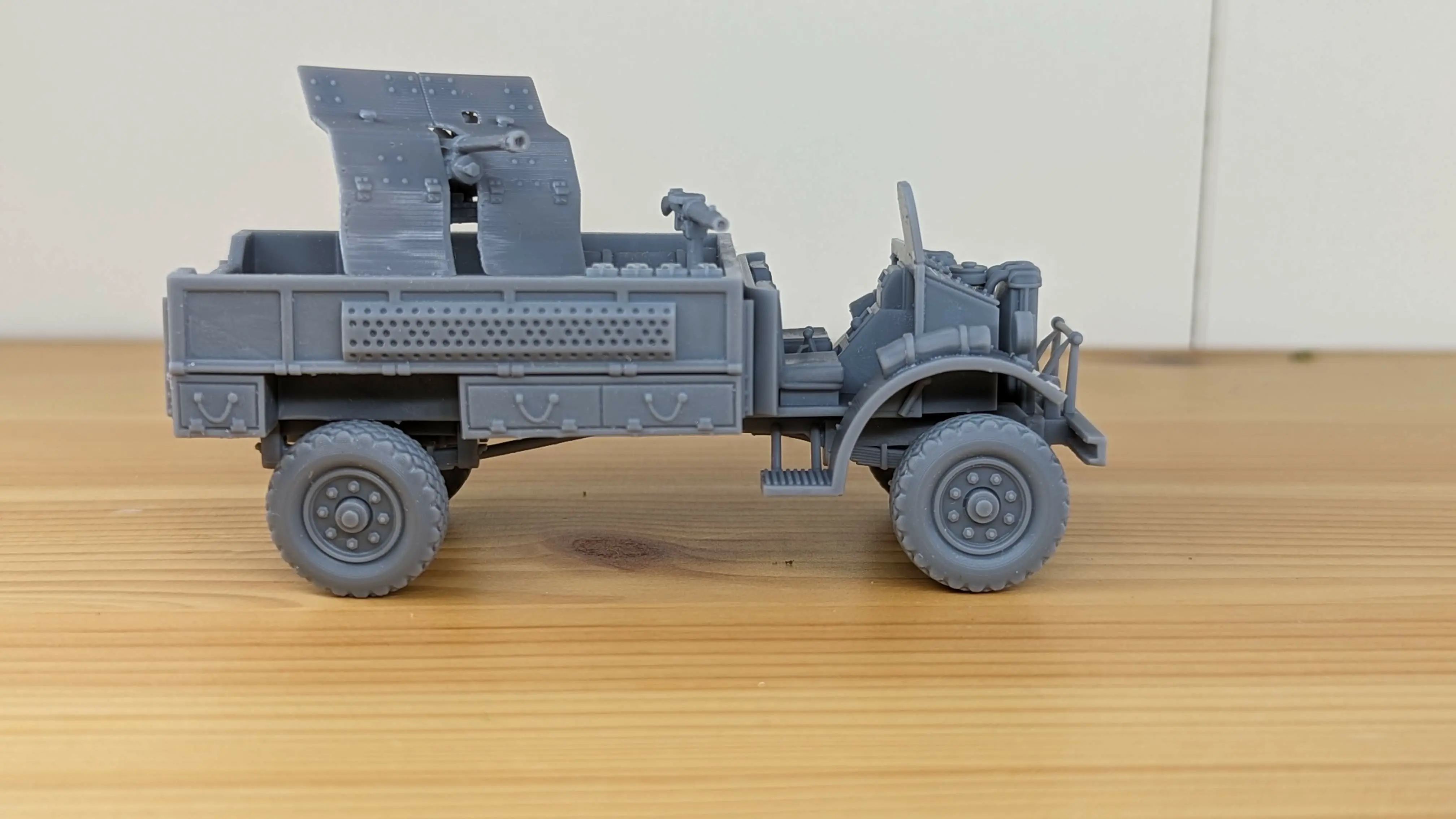 Ford F-30 LRDG with Bofors 37mm (UK, WW2)