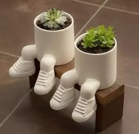 Sitting Planter with Legs