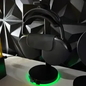 Apple AirPods Max Razer Chroma Stand