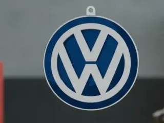 Volkswagen Logo Keychain – Multi-Color / Single Color Option