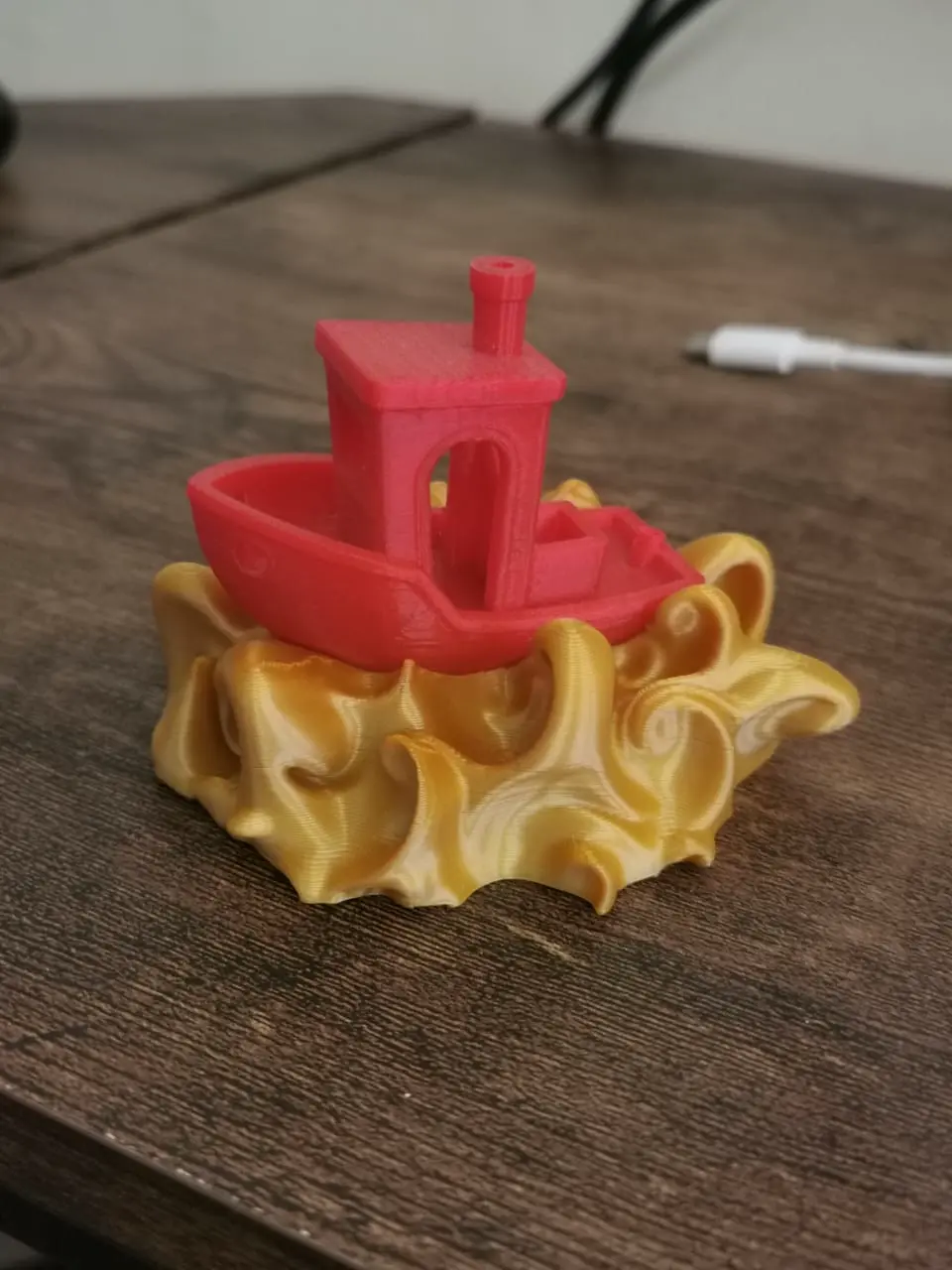 BENCHY WITH WAVES