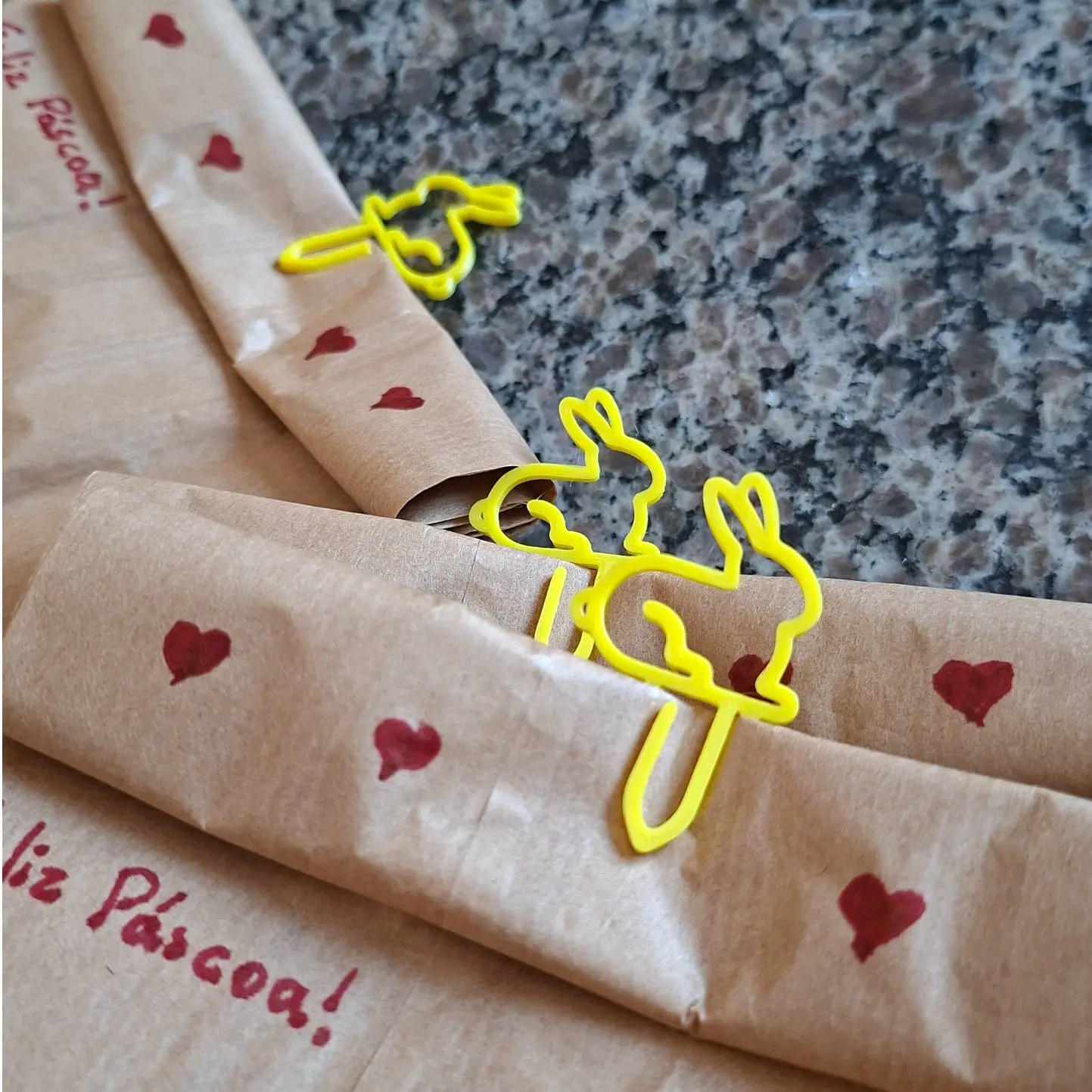 Bunny Paper Clip - Easter rabbit bag closer