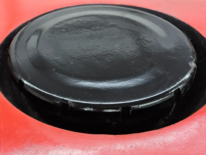 Large kayak hatch - screw on